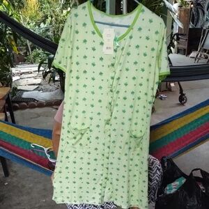 Green Leaf Print Button-Up Nightgown